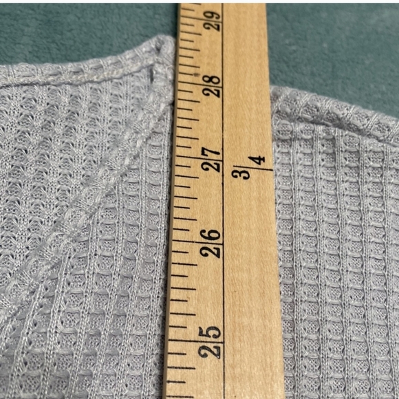 Dazy Gray Long Sleeve Waffle Weave T Shirt Women Size XL - Picture 8 of 8